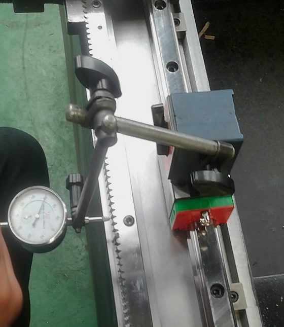 1000w 2000w Sheet Steel Metal Tube Cnc Fiber Laser Cutting Machine For Sale 1000 Вт 2000 Вт листового металла трубы Cnc волокна лазерной резки для продажи