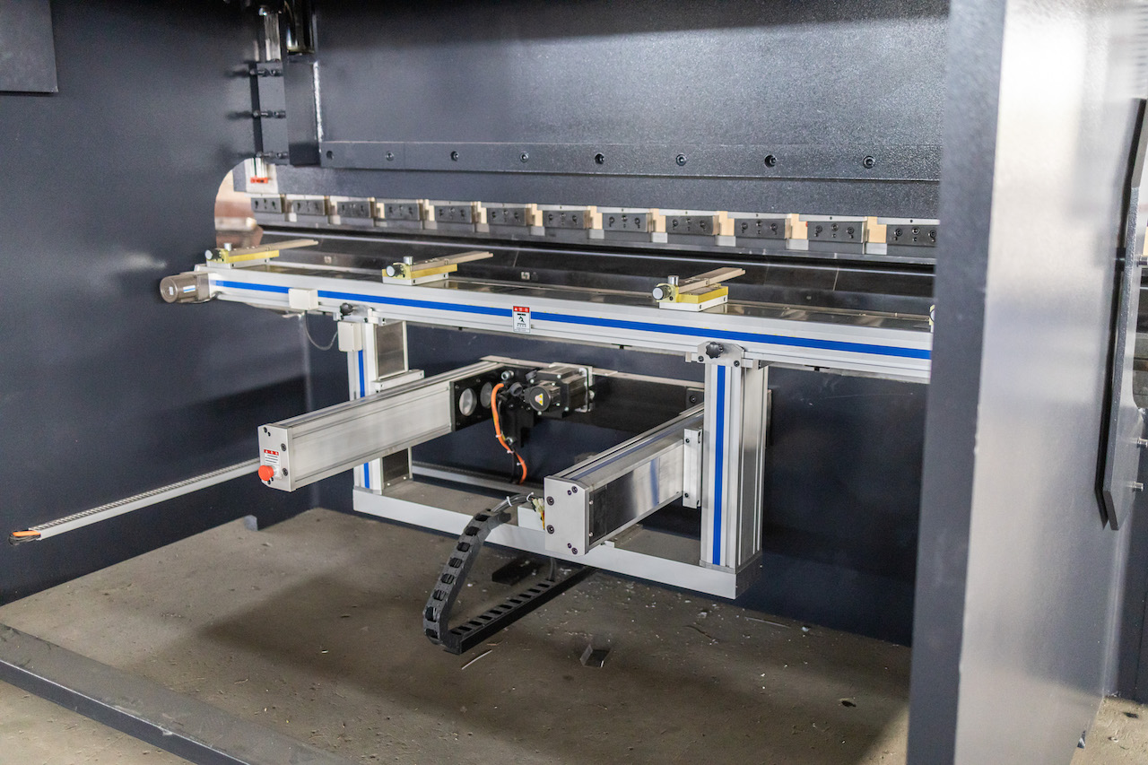 100t Hydraulic Cnc Brake Press Crowning Cnc Press Brake Delem 100t hidrauličke CNC preše za kočnice Krunjenje Cnc preše za kočnice Delem