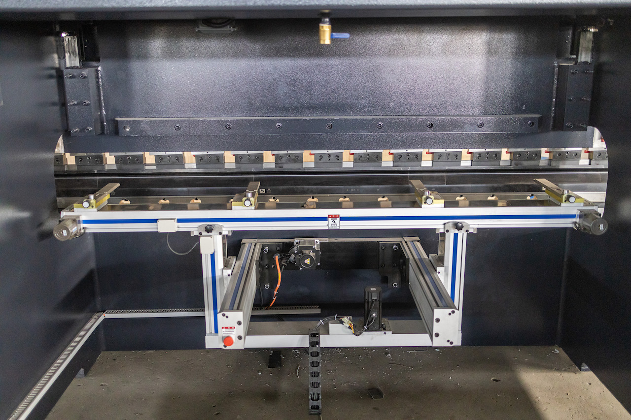 100t Hydraulic Cnc Brake Press Crowning Cnc Press Brake Delem 100t hidrauličke CNC preše za kočnice Krunjenje Cnc preše za kočnice Delem
