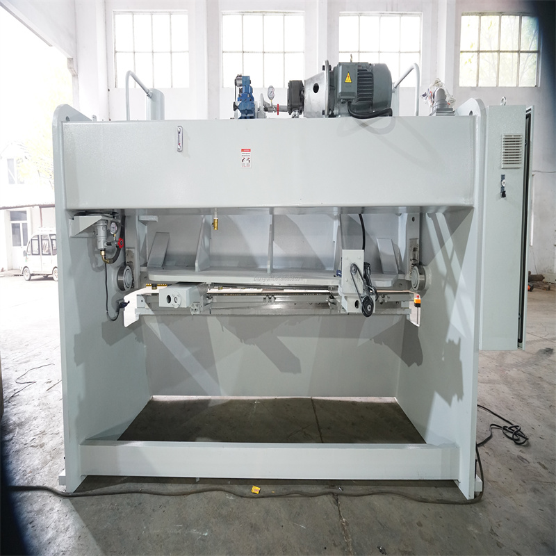 15mmx6000mm النحاس الصلب الصفائح المعدنية آلة القص للبيع