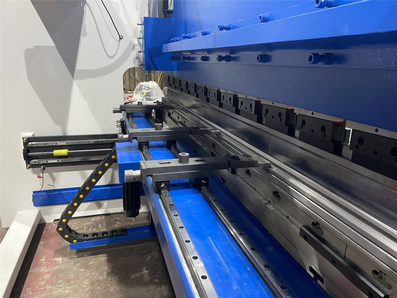 160t-4000 4-axis Cnc Hydraulic Bending Machine Press Brake 160t-4000 4-محور Cnc الهيدروليكية الانحناء آلة الصحافة الفرامل