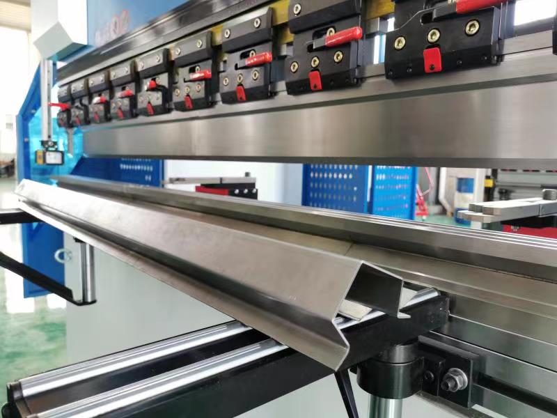 160t-4000 4-axis Cnc Hydraulic Bending Machine Press Brake 160t-4000 4-محور Cnc الهيدروليكية الانحناء آلة الصحافة الفرامل