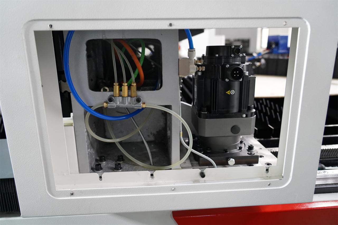 3015 4kw 1kw 2kw 3kw Stainless Steel Cnc Fiber Laser Cutting Machine Tagliatrice del laser della fibra di CNC dell'acciaio inossidabile 3015 4kw 1kw 2kw 3kw