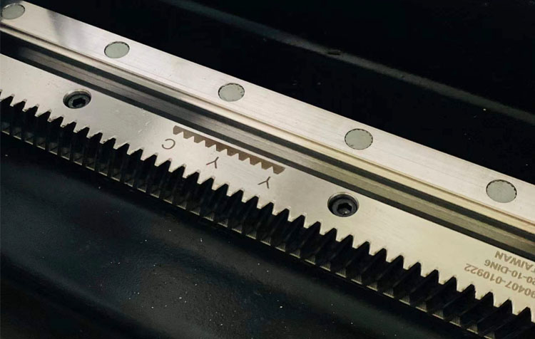 3015 Fiber Laser Cutting Machine For High-Speed Cutting Of 1-6mm Metal Materials Macchina da taglio laser a fibra 3015 per il taglio ad alta velocità di materiali metallici da 1 a 6 mm