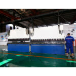מכונת כיפוף צלחת פלדה מתכת 63 טון Cnc הידראולי בלם לחץ לעבודות מתכת