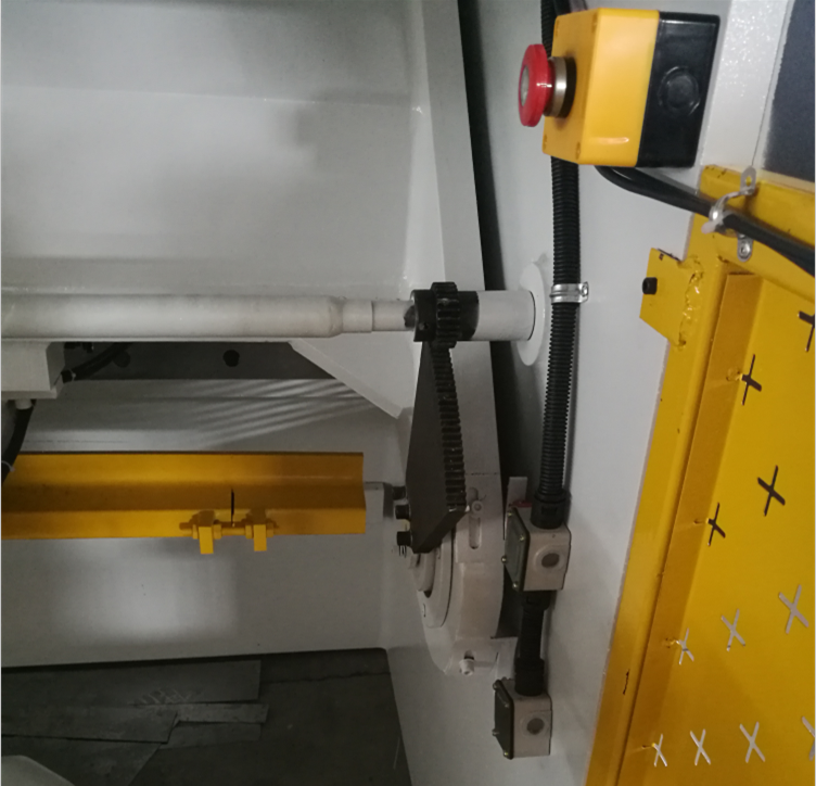 6mm Q11 Electric Sheet Plate Shearing Machine 8 Feet Sheet Metal Shearing Machine Màquina de cisalla de xapa elèctrica de 6 mm Q11 Màquina de cisalla de xapa de 8 peus
