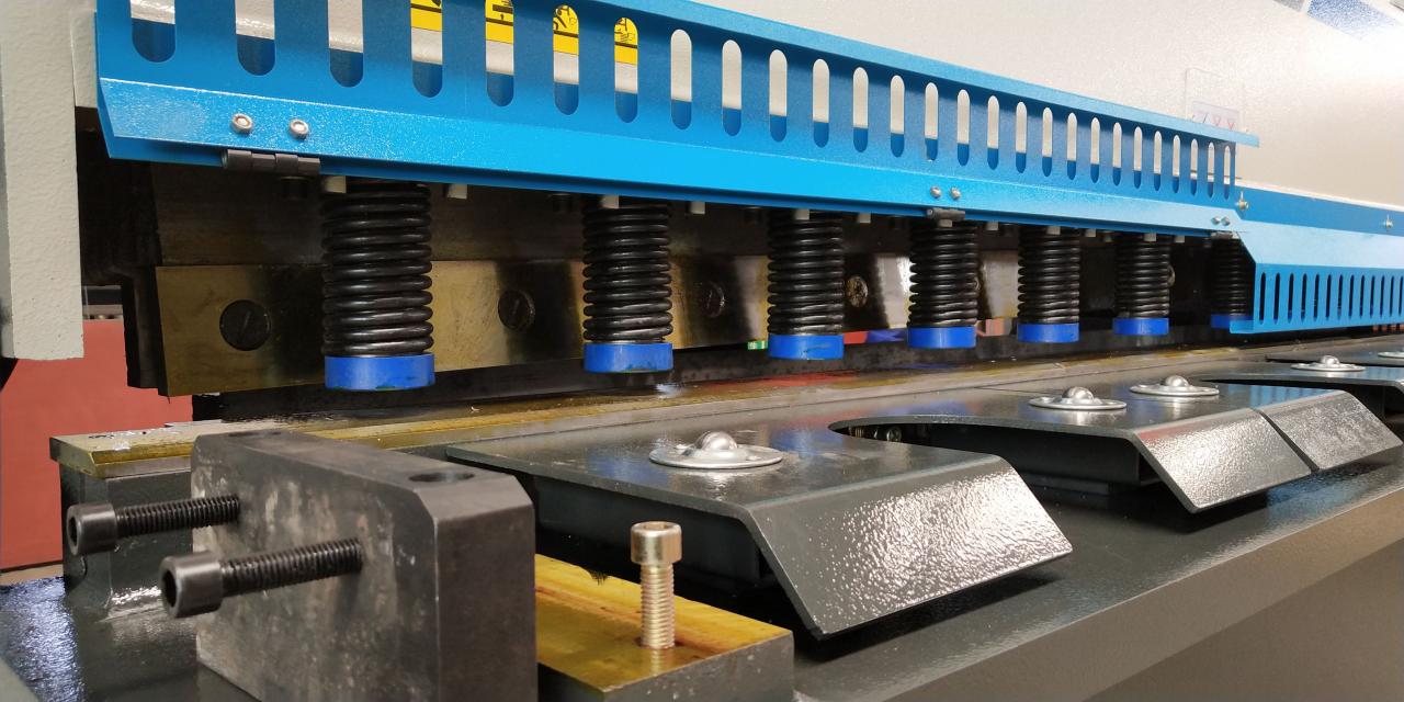 6mm*3200 Hydraulic Steel Plate Cutting Machinery Steel Plate Shearing Machine 6mm*3200 Hydraulic Steel Plate Cutting Machinery Steel Plate Shearing Machine