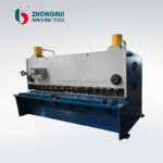 E21 8*2500 הידראולית Cnc גיליוטינה מכונת גזירה צלחת פלדה חיתוך גיליון מתכת