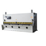 Qc12y-6*6000 מכונת גזירה הידראולית Cnc גיליונות מתכת
