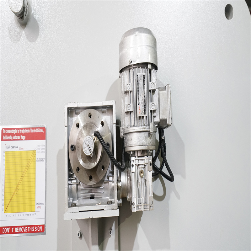 מכונת חיתוך קרן נדנדה Qc12y-8x3200 מכונת חיתוך הידראולית