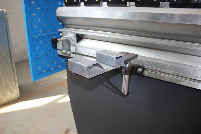 Cnc Hydraulic Press Brake Machine, Fully Automatic Carbon Steel Bending Machine دستگاه ترمز پرس هیدرولیک Cnc، دستگاه خم کن فولاد کربنی کاملاً اتوماتیک