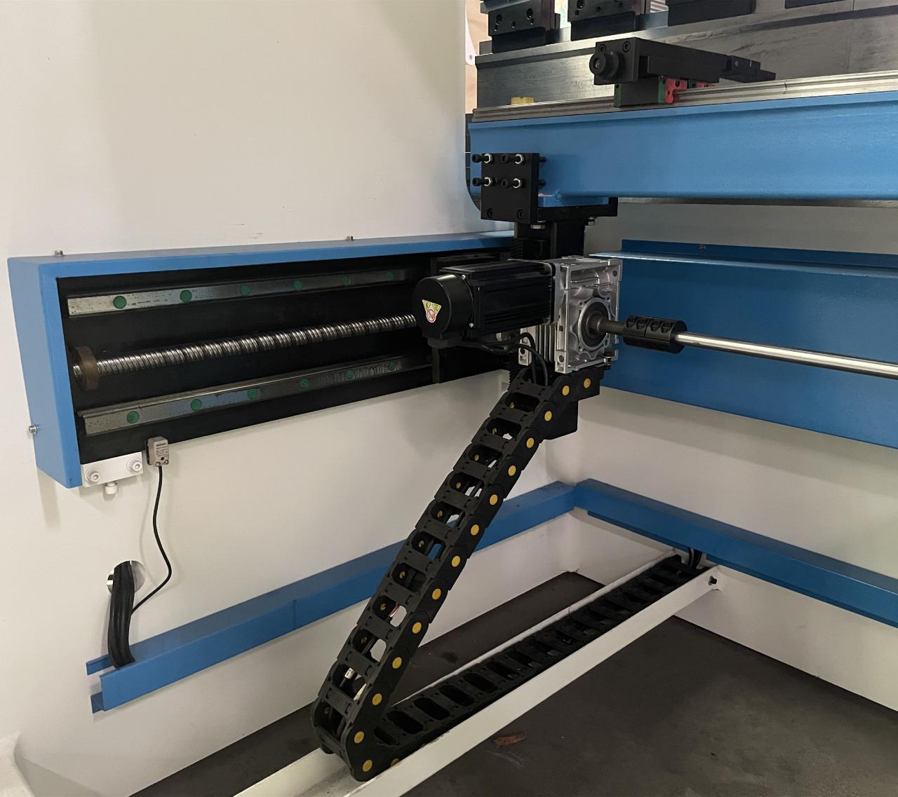 High Quality 3m Press Brake Machine Hydraulic 100 Ton For Sheet Metal Bending Højkvalitets 3m kantpressemaskine hydraulisk 100 ton til pladebøjning