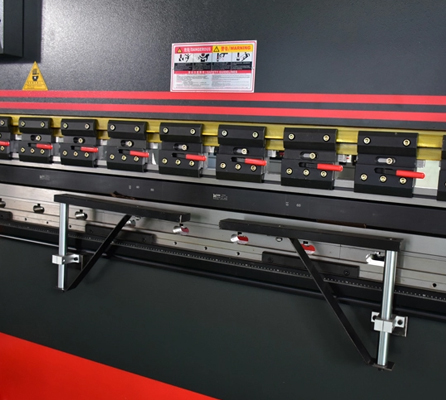 Metal Plate Press Brake Machine / CNC Hydraulic Press Brake Machine Màquina de frens de premsa de plaques metàl·liques / màquina de frens de premsa hidràulica CNC