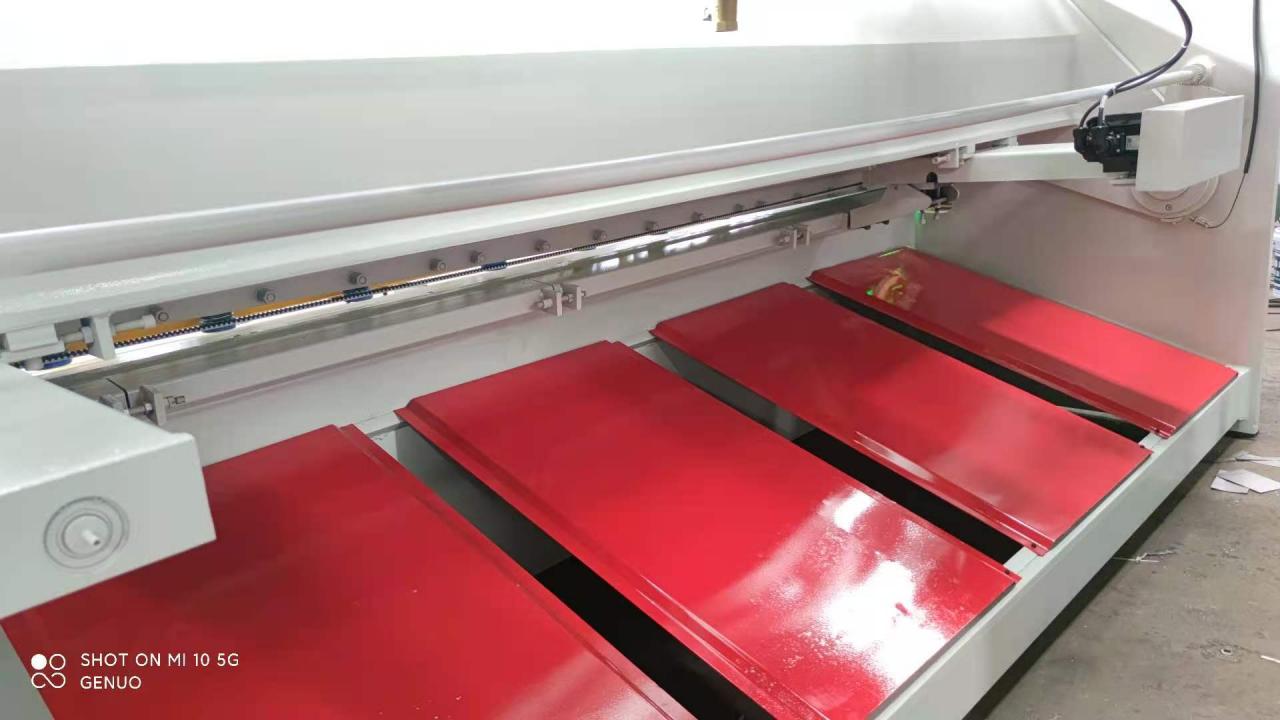 Qc11k Hydraulic Shear Machine And Guillotine Shearing Machine For Sheet Metal Cutting Qc11k Hydraulic Shear Machine And Guillotine Shearing Machine For Sheet Metal Cutting