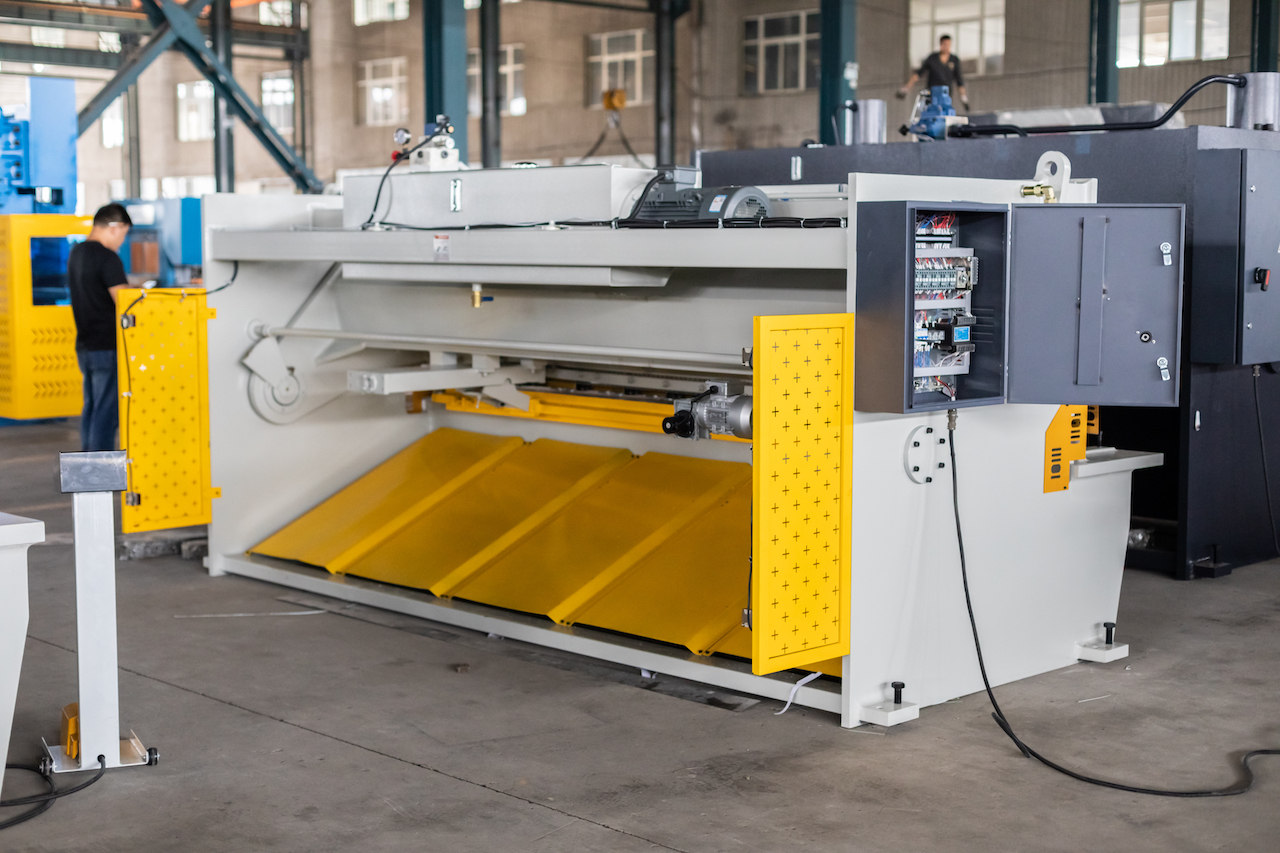 Qc11y 8x3200 Sheet Metal Shearing Machine Steel Plate Hydraulic Shearing Machine Qc11y 8x3200 машина для резки листового металла стальная пластина гидравлическая машина для резки