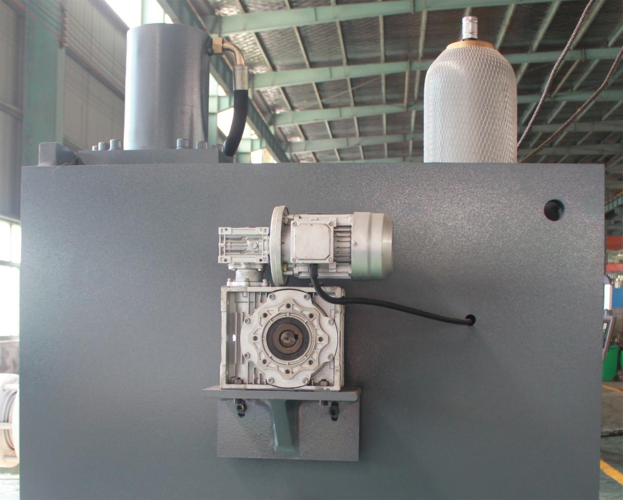Qc11y Metal Plate Hydraulic Guillotine Shearing Machine For Sale Müüa Qc11y metallplaadist hüdrauliline giljotiini lõikamismasin
