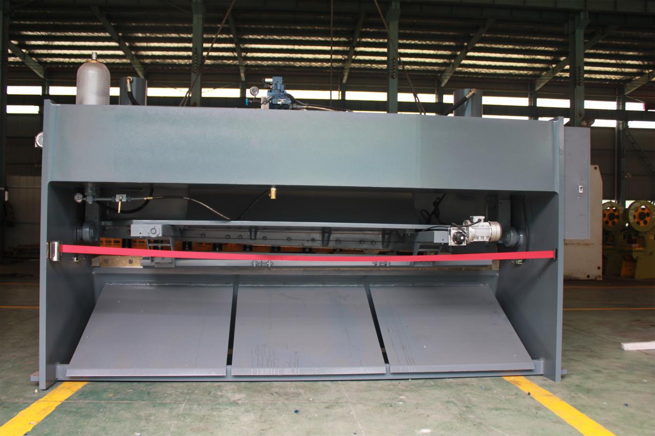 Qc11y Metal Plate Hydraulic Guillotine Shearing Machine For Sale Müüa Qc11y metallplaadist hüdrauliline giljotiini lõikamismasin