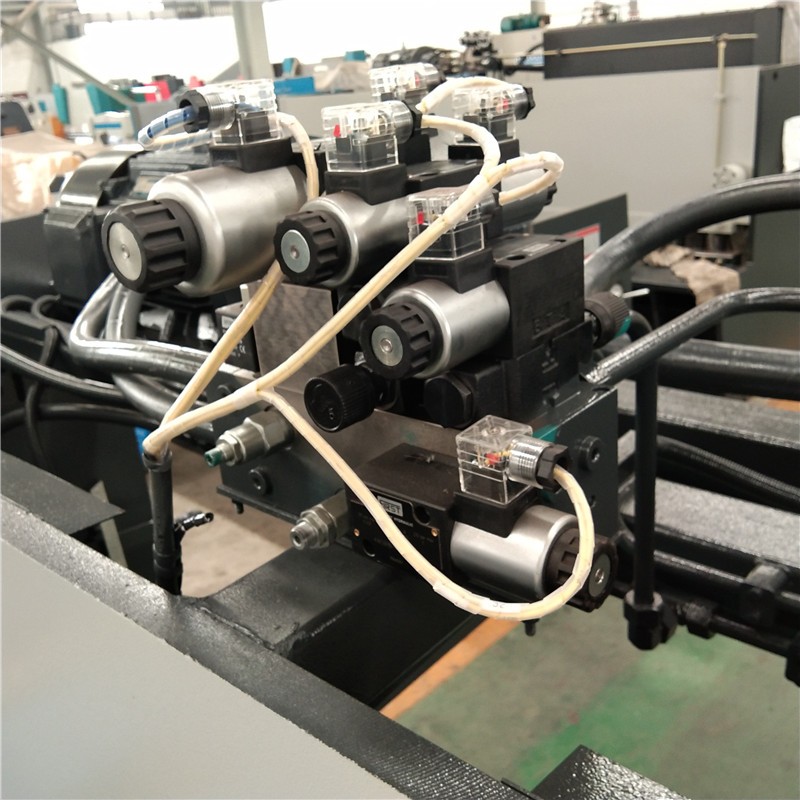 Qc12k-4x2500 Cnc Hydraulic Customized Shearing Machine Cutting Machine Qc12k-4x2500 Cnc الهيدروليكية آلة قص آلة القطع المخصصة