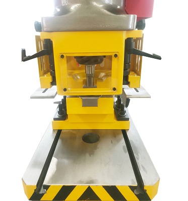 Steel Plate Angle Cutting Punching Notching Machine Hydraulic Ironworker For Sale Stålplade Vinkelskæring Stansning Notching Machine Hydraulisk Jernbearbejdning Sælges