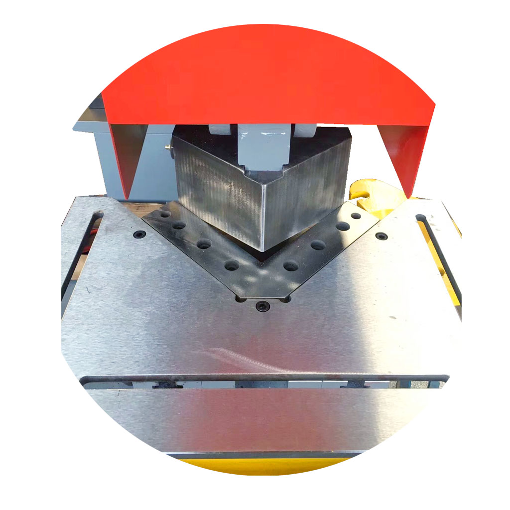 Steel Plate Angle Cutting Punching Notching Machine Hydraulic Ironworker For Sale Stålplade Vinkelskæring Stansning Notching Machine Hydraulisk Jernbearbejdning Sælges
