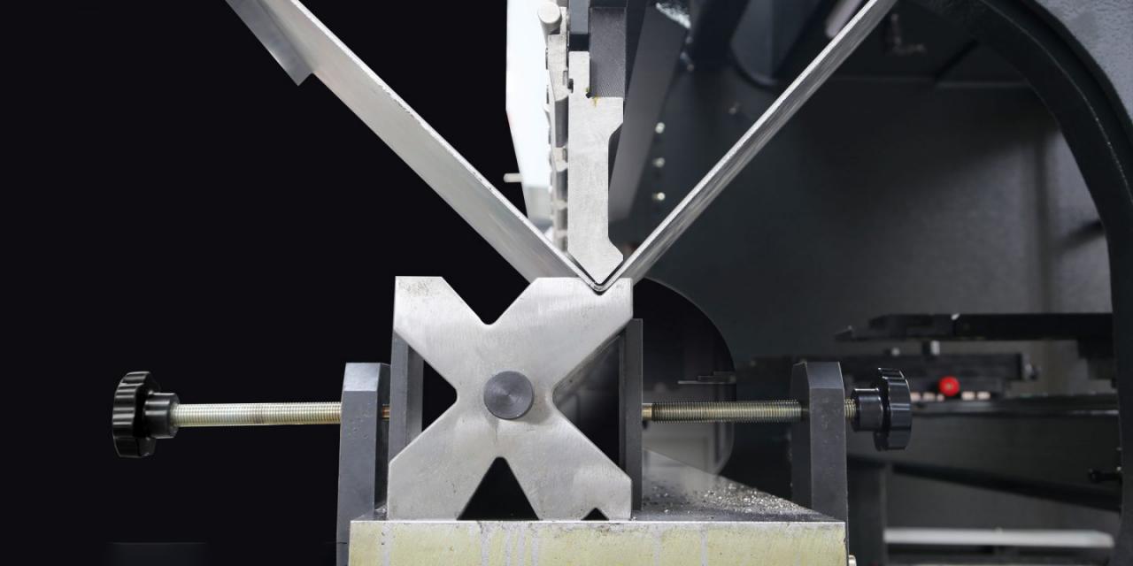 Wc67 Hydraulic Press Brake / CNC Press Bending Machine / Plate Bending Machine China Wc67 hüdrauliline piduripressi / CNC-pressi painutusmasin / plaatide painutusmasin Hiina