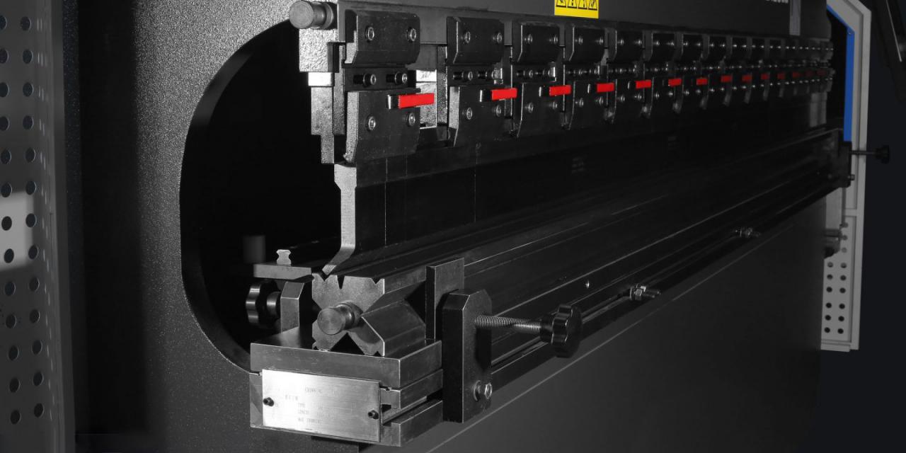 Wc67 Hydraulic Press Brake / CNC Press Bending Machine / Plate Bending Machine China Wc67 hüdrauliline piduripressi / CNC-pressi painutusmasin / plaatide painutusmasin Hiina