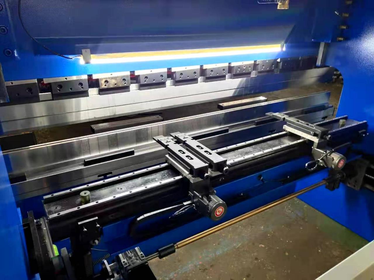 Wc67k-400T Cnc Plc Manual Sheet Bending Machine Hydraulic Nc Press Brake Machine Wc67k-400T Cnc Plc Màquina plegadora de xapes manual Màquina hidràulica de fre de premsa Nc